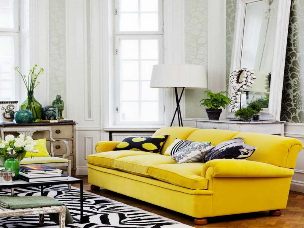 the idea of using bright yellow in the design of the room