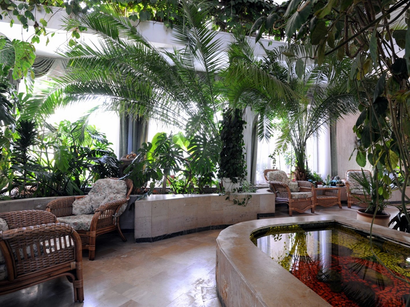 An example of applying beautiful ideas for decorating a winter garden