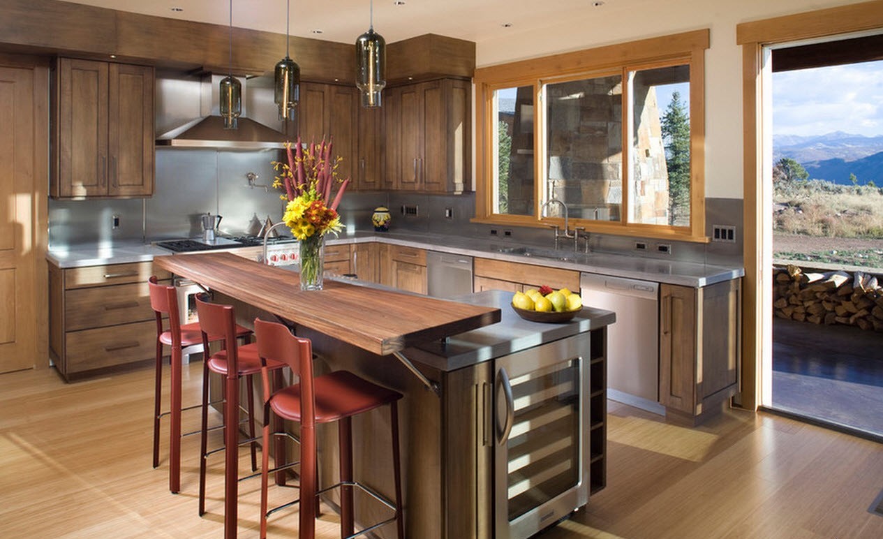 fenêtres dans la cuisine de pays