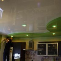 version du style inhabituel de l'image du plafond de la cuisine