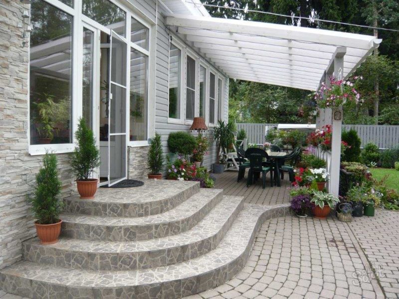Outdoor Terrace with Polycarbonate Canopy