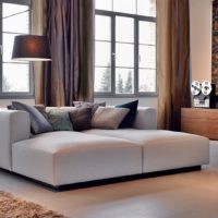 Rideaux sombres dans un salon de style allemand