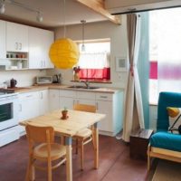 Petite table à thé en bois