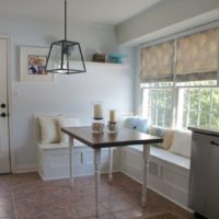 Table à manger avec des jambes frisées