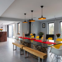 Plateau en verre sur des socles en pierre