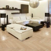 Ball-shaped decorative lamp