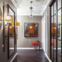 Peinture murale au bout d'un étroit couloir