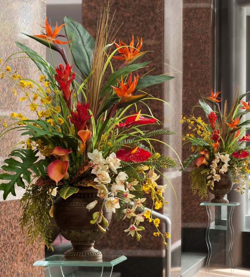 Beau bouquet de fleurs artificielles