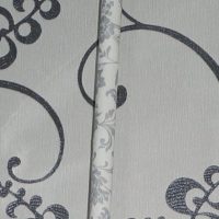 Tubes à découper pour correspondre au papier peint