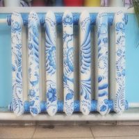 Peinture d'un radiateur de chauffage sous Khokhloma