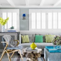 Table basse en bois scié