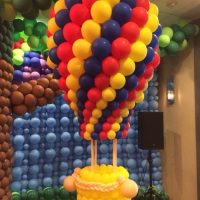 The idea of decorating the room for the anniversary of the son