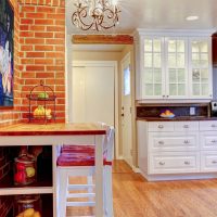 Brique en terre cuite à l'intérieur de la cuisine