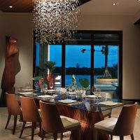 Surface en verre de la table à manger