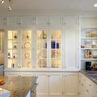 Armoires de cuisine avec éclairage de tablette