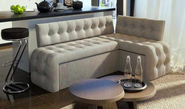 Canapé dans la cuisine.