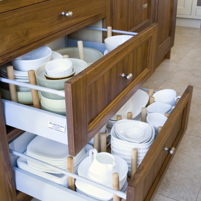 Mounting drawers.