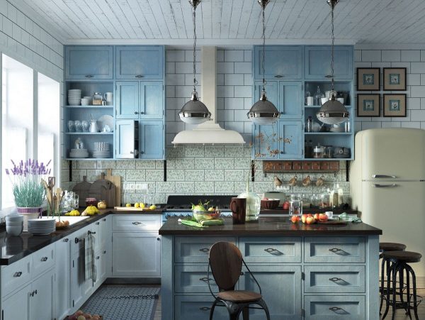 Tout doit avoir l'air naturel et naturel, créant une atmosphère chaleureuse avec une ambiance ensoleillée et une impression de vent marin.