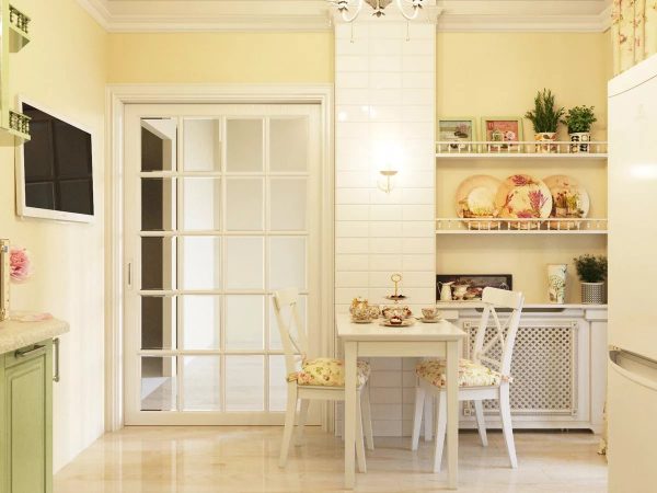 Il est important de choisir des matériaux naturels aux textures naturelles. En règle générale, la brique ou la maçonnerie, les panneaux de bois sont sélectionnés.